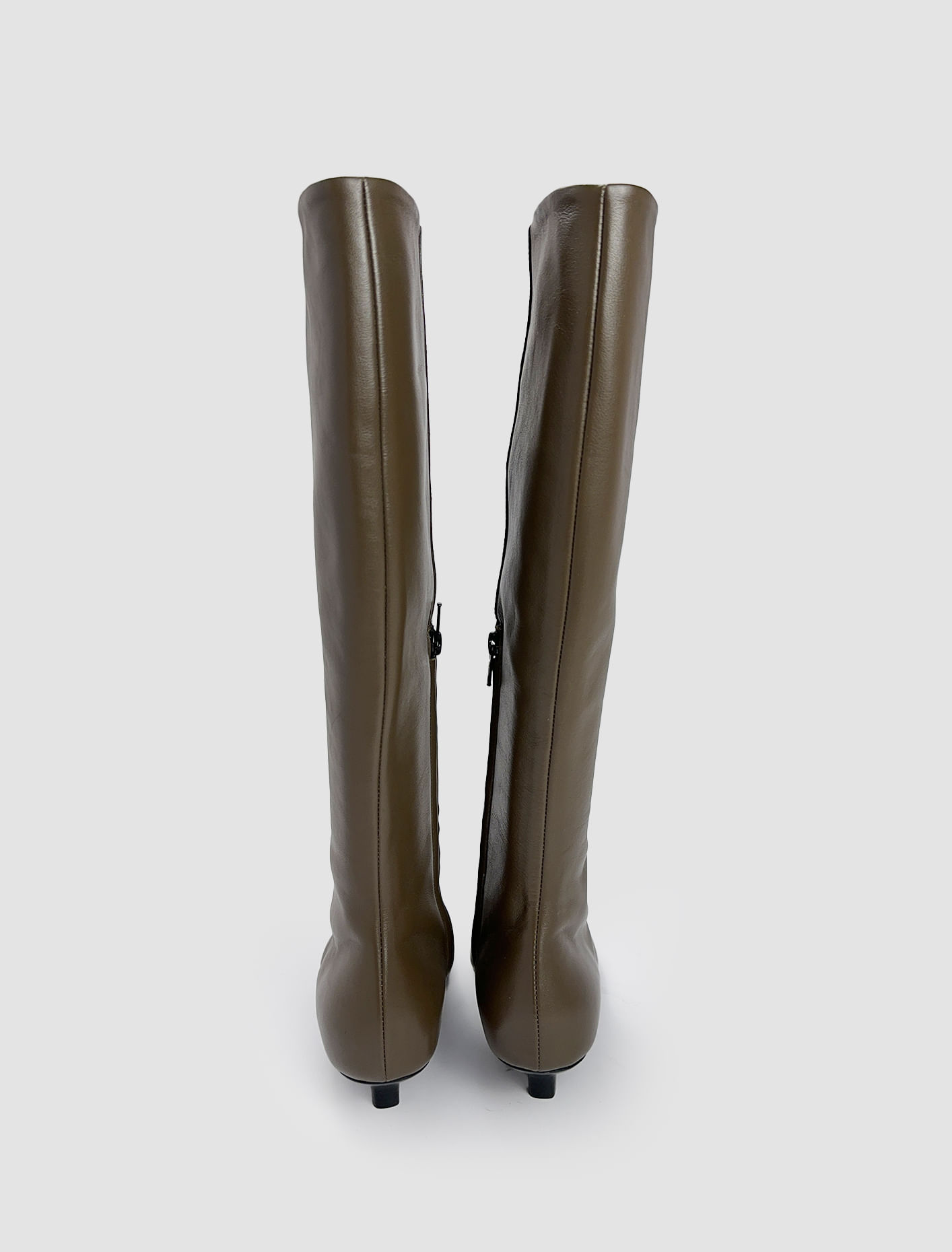 Shop Totême Slim Knee Boot In Ash