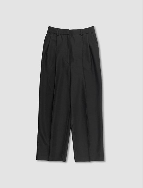 Cropped trousers