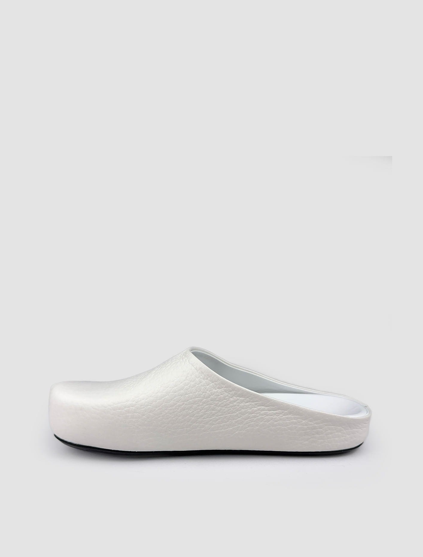 Shop Marni Fussbett Sabot In White