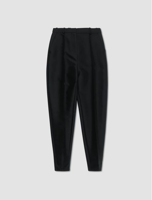 Elegant pleated trousers