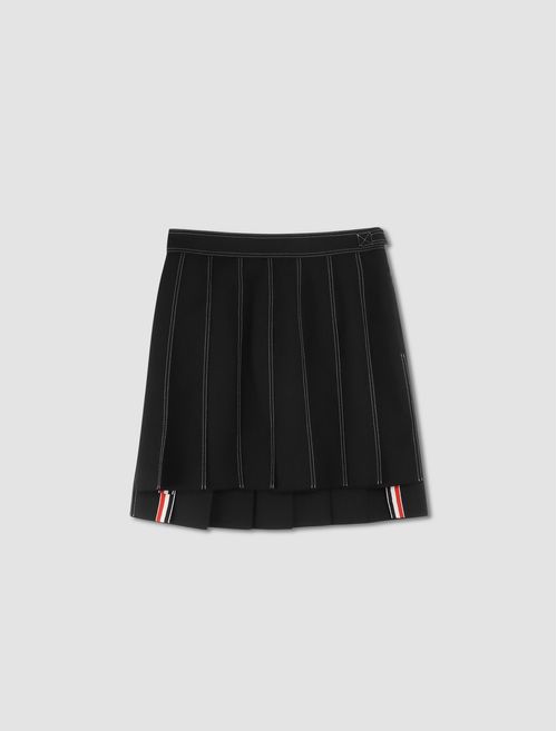 Dropped back mini pleated skirt