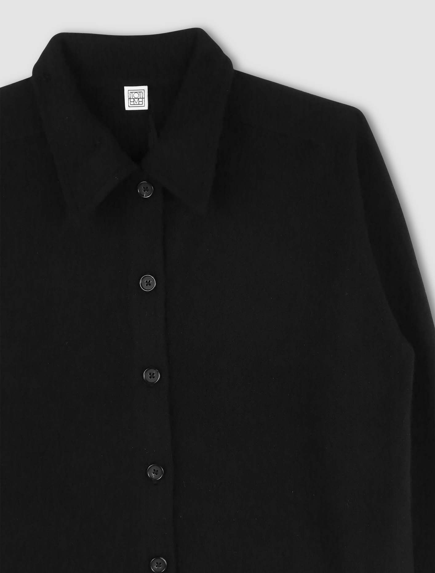 Shop Totême Shirt With Raglas Sleeves In Cashmere In Black