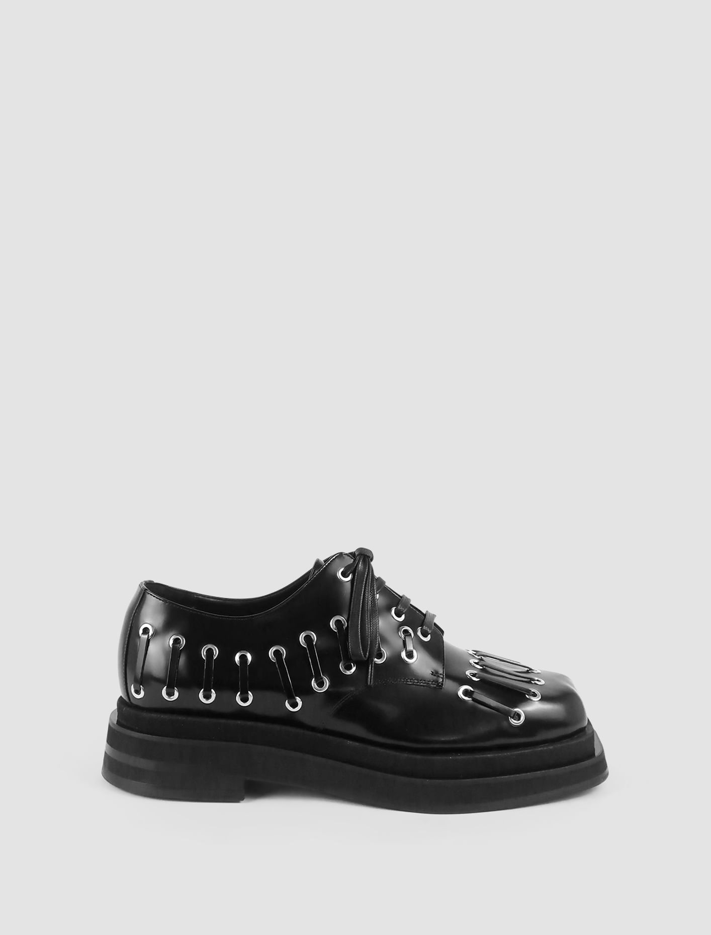 Shop Simone Rocha Scarpe Heart Toe Grommet Brogue In Nero