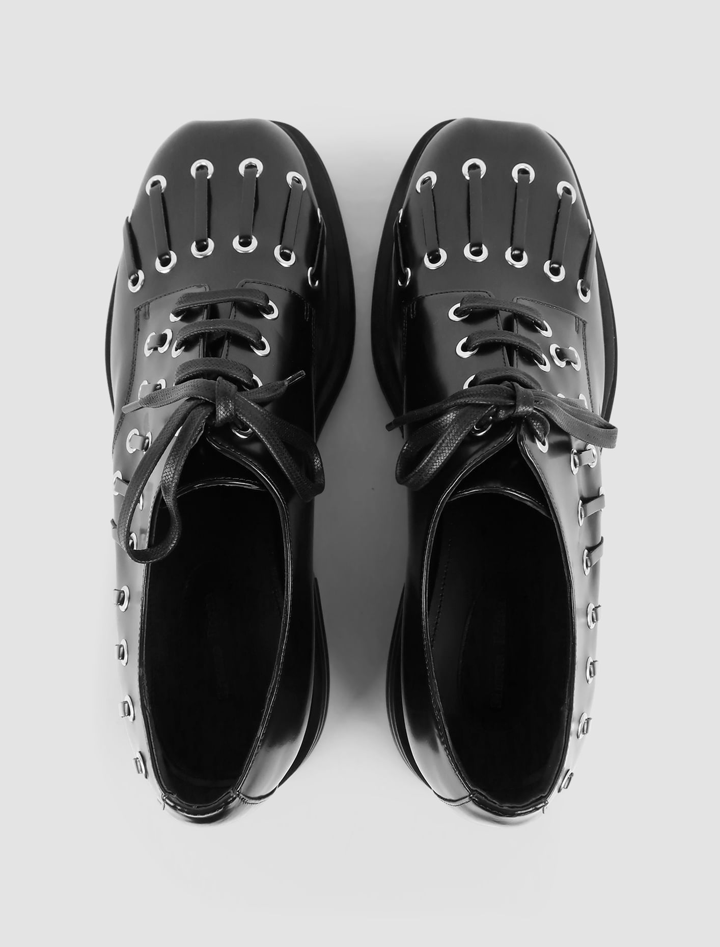 Shop Simone Rocha Scarpe Heart Toe Grommet Brogue In Nero